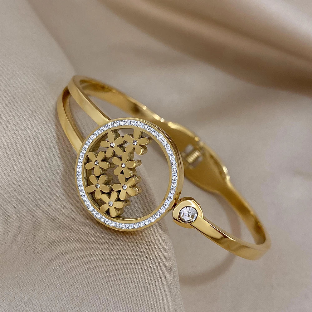 Round Charm Floral Cuff/Bracelet